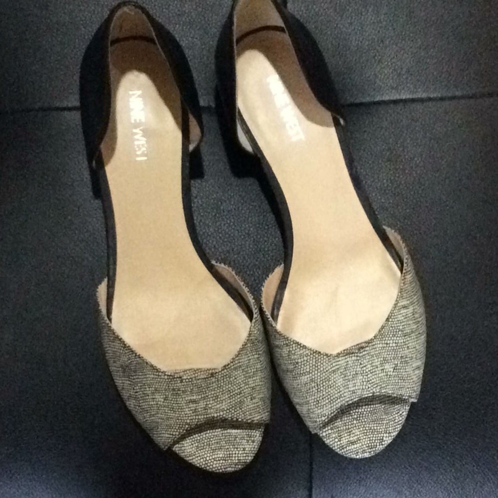 Nine West Open Toe Flats 9M